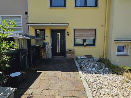 Reihenmittelhaus zur Miete 980 € 4 Zimmer 124 m² 124 m² Grundstück Humfeld Dörentrup 32694