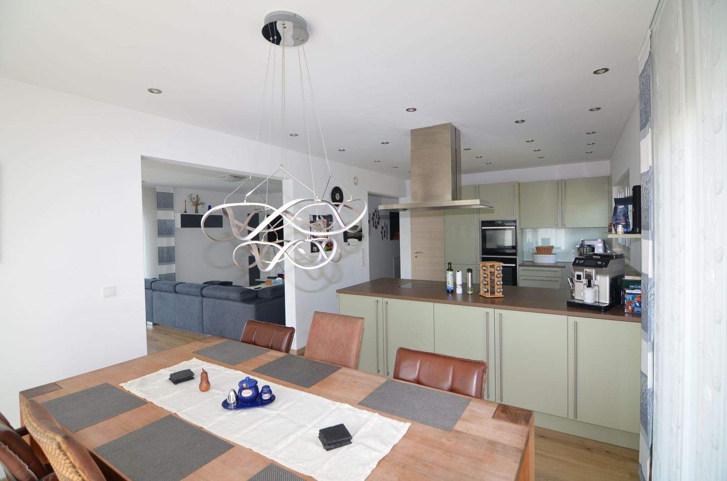 Immobilie in Unlingen - Modernes Einfamilienhaus mit Aussicht - Bild 3