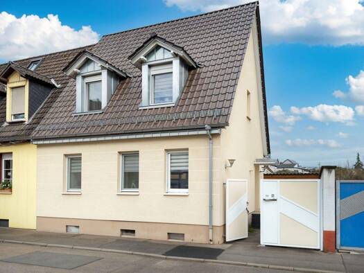 Einfamilienhaus zum Kauf 325.000 € 84 m² 221 m² Grundstück Hockenheim 68766