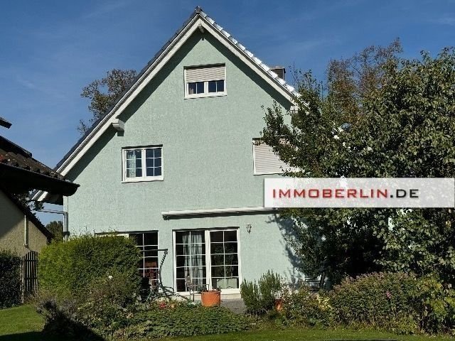 Villa zum Kauf 769.000 € 8 Zimmer 235 m²<br/>Wohnfläche 1.977 m²<br/>Grundstück ab sofort<br/>Verfügbarkeit Kienberg Nauen 14641