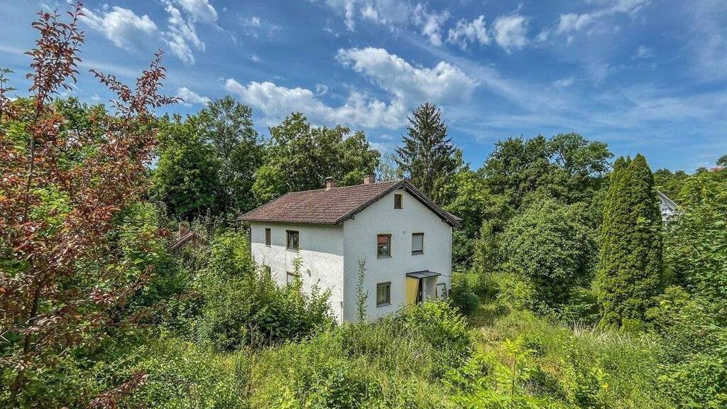 Einfamilienhaus zum Kauf 1.090.000 € 7 Zimmer 180 m² 2.385 m² Grundstück Dingolfing 84130