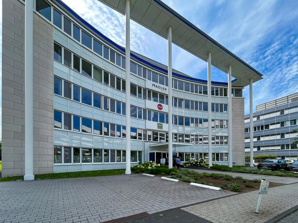 Büro-/Praxisfläche zur Miete 11.815 € 695 m²<br/>Bürofläche Peter-Müller-Straße 18 Unterrath Düsseldorf 40468