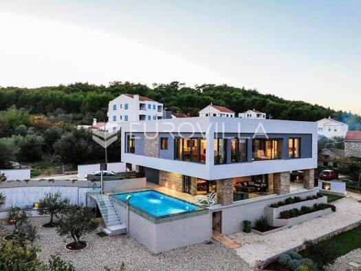 Haus zum Kauf 1.720.000 € 3 Zimmer 399 m² Lukoran Sutomišćica