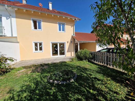 Doppelhaushälfte zur Miete 1.496 € 5 Zimmer 155 m² 304 m² Grundstück frei ab 01.11.2026 Mühldorf Mühldorf a.Inn 84453