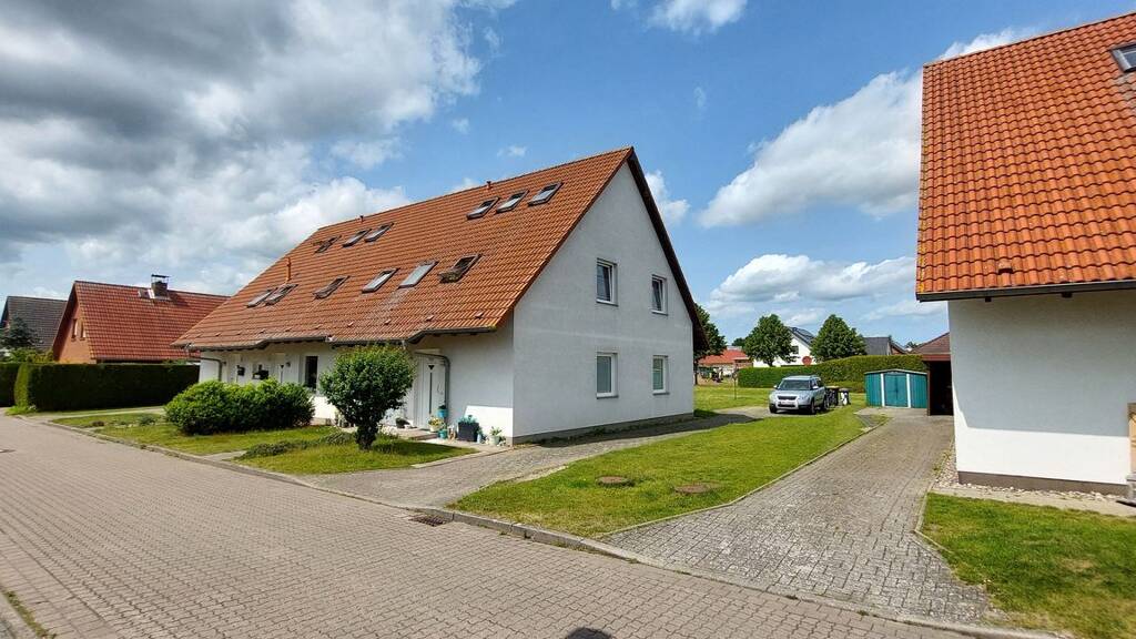 Mehrfamilienhaus zum Kauf als Kapitalanlage geeignet 385.000 € 310,6 m² 1.000 m² Grundstück Gnoien 17179