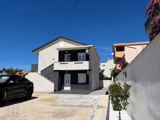 Einfamilienhaus zum Kauf 690.000 € 9 Zimmer 139 m² Novalja 53291