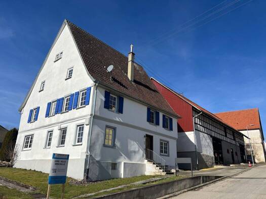 Bauernhaus zum Kauf 390.000 € 9 Zimmer 205 m² 2.711 m² Grundstück frei ab sofort Kreuzgasse 12 Benzingen Winterlingen 72474