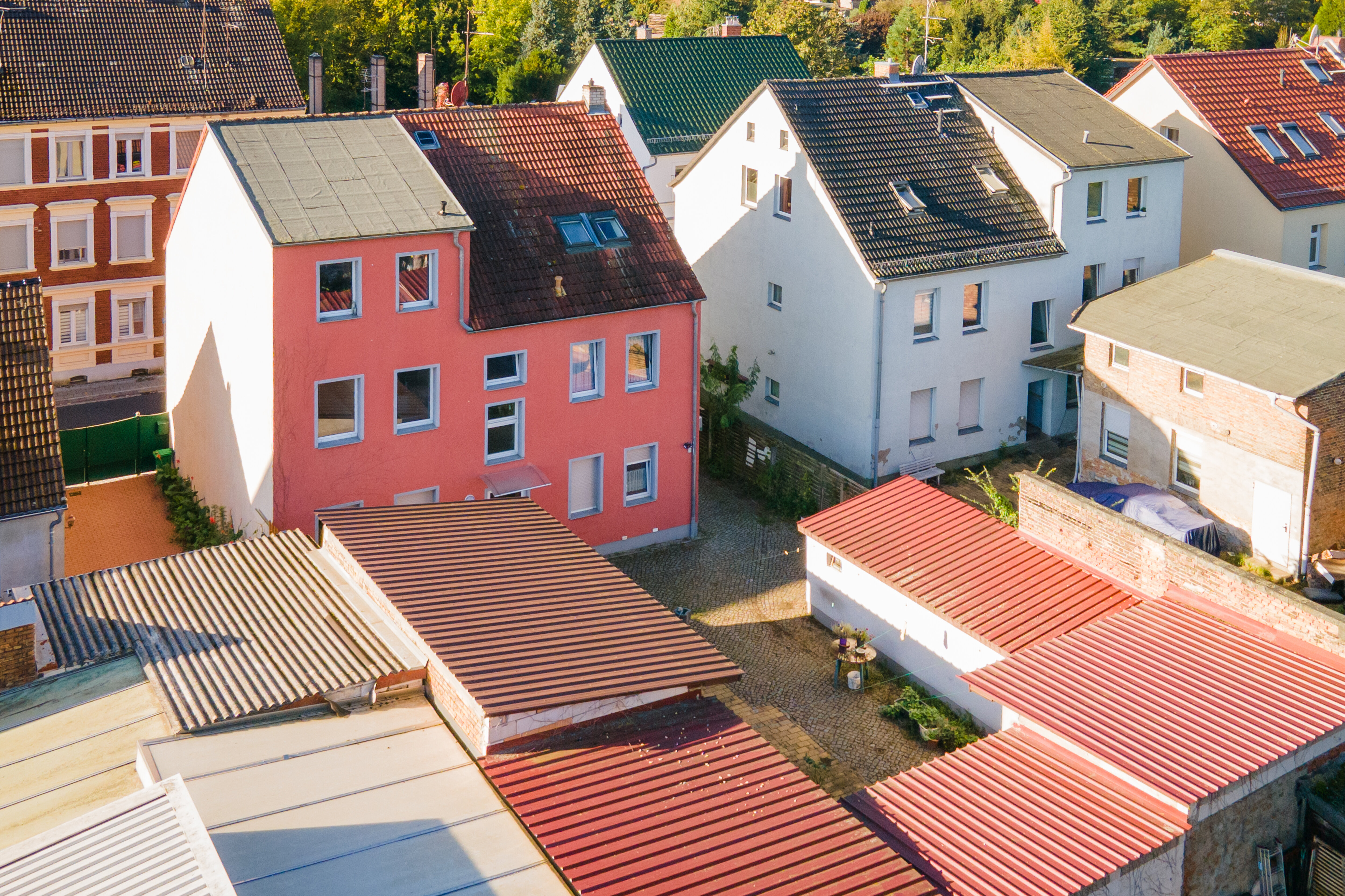 Mehrfamilienhaus zum Kauf 349.000 € 9 Zimmer 246,8 m²<br/>Wohnfläche 399 m²<br/>Grundstück Luckenwalde Luckenwalde 14943