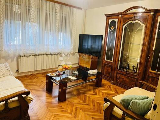 Haus zur Miete 2.700 € 7 Zimmer 250 m² Donja Dubrava Zagreb 10000