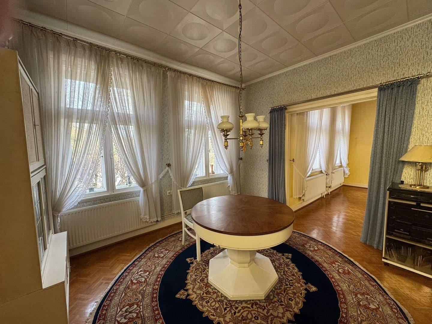 Immobilie in Reinfeld - Vom Dornröschenschlaf zum Traumhaus - großzügiges Zweifamilienhaus mit Perspektive - Bild 2