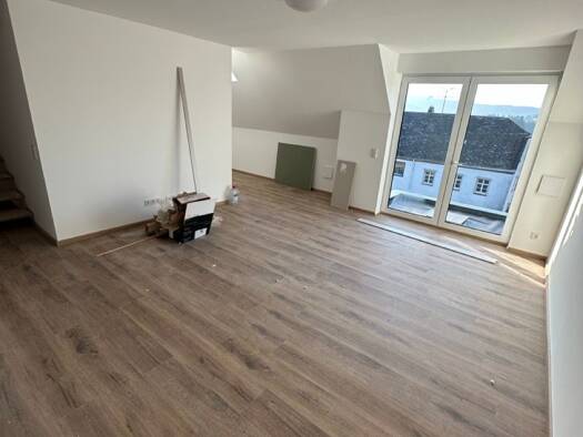 Maisonette zur Miete - Erstbezug 1.300 € 3,5 Zimmer 130 m² 2. Geschoss frei ab sofort Brunnenstraße 10 Gusterath 54317