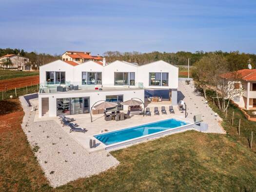 Einfamilienhaus zum Kauf 1.190.000 € 7 Zimmer 6.271 m² Grundstück Višnjan 52463
