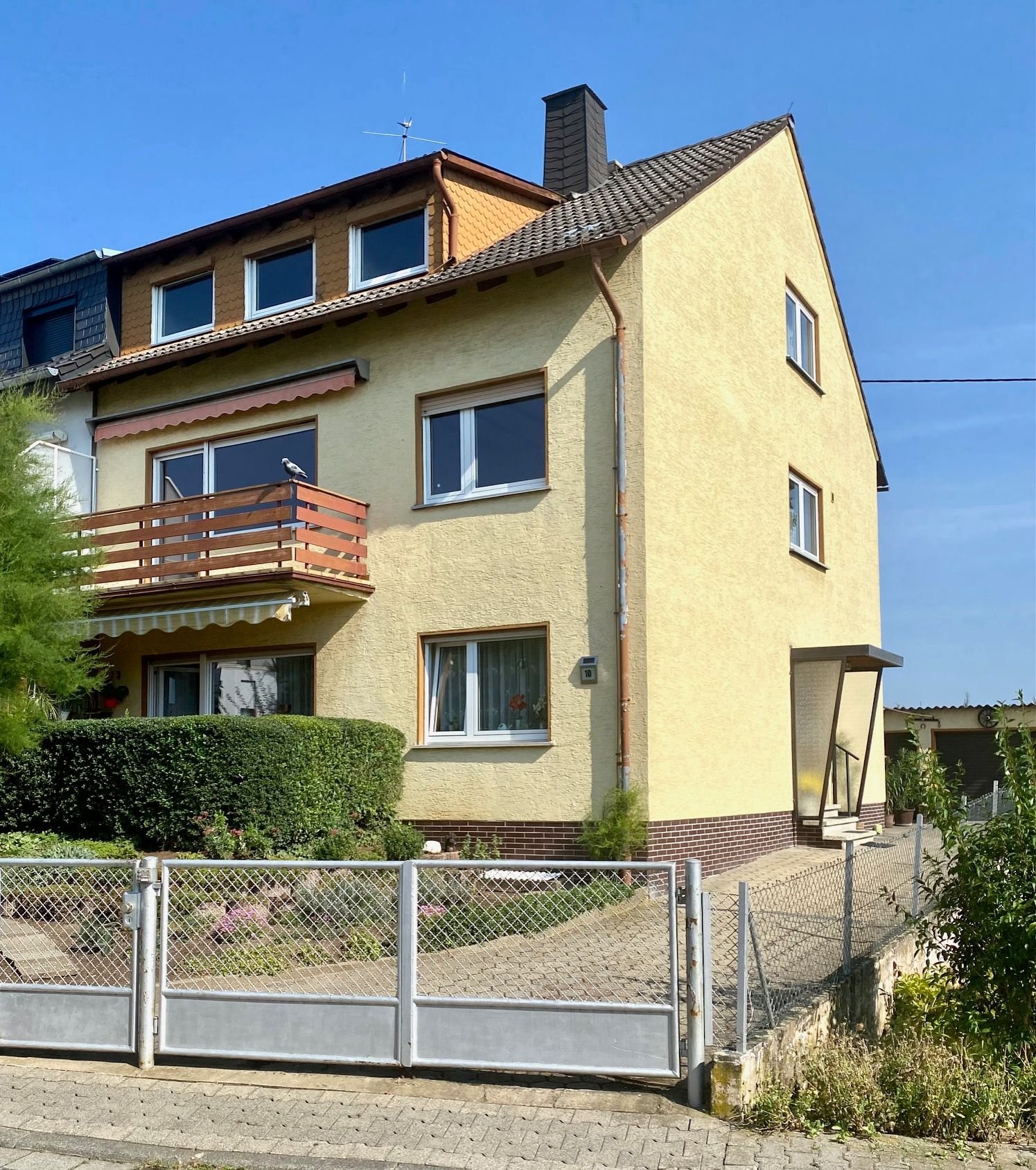 Mehrfamilienhaus zum Kauf 598.000 € 9 Zimmer 188 m²<br/>Wohnfläche 464 m²<br/>Grundstück Weilbach Flörsheim 65439