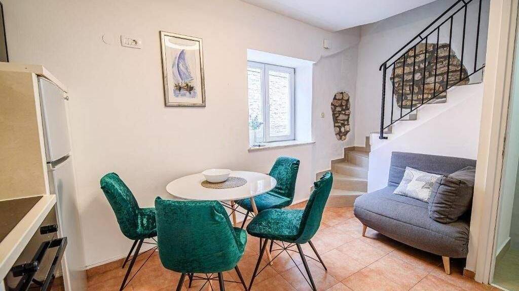 Reihenmittelhaus zum Kauf 337.000 € 4 Zimmer Umag 52470