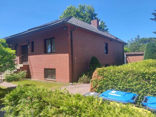 Bungalow zum Kauf 790.000 € 9 Zimmer 180 m² 858 m² Grundstück frei ab sofort Tegeler Straße 18 Falkensee 14612