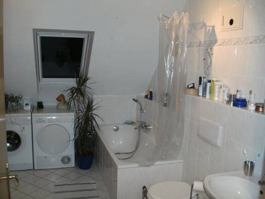 Wohnung zur Miete 1.295 € 3 Zimmer 81 m² Geschoss 3/4 frei ab 01.01.2026 Enkheimer Straße 10 Bornheim Frankfurt am Main 60385