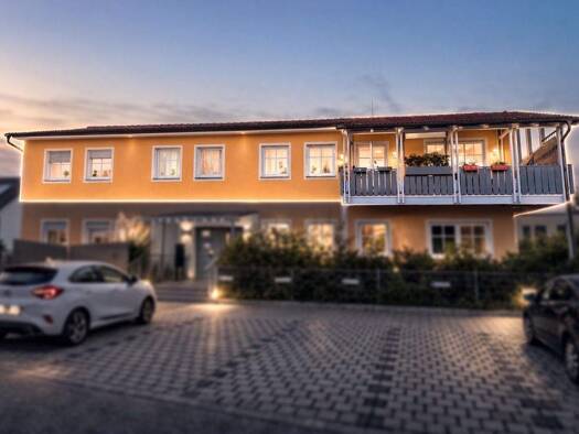 Studio zum Kauf 295.000 € 3 Zimmer 148,4 m² 1. Geschoss Holzbruckweg 2 Röttenbach 91187