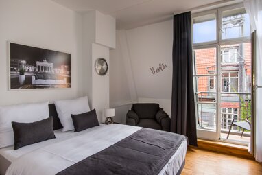Wohnung zur Miete Wohnen auf Zeit 1.990 € 1 Zimmer 31 m² frei ab sofort Mitte Berlin 10119
