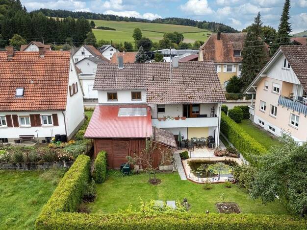 Einfamilienhaus zum Kauf 348.000 € 7 Zimmer 198 m² 536 m² Grundstück Kirchen-Hausen Geisingen 78187