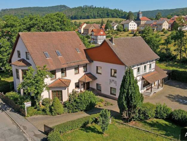 Haus zum Kauf 450.000 € 11 Zimmer 628 m² 4.650 m² Grundstück frei ab sofort Nesselröden Herleshausen 37293