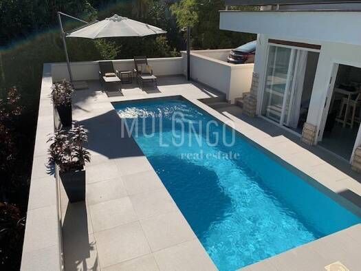 Haus zum Kauf 1.600.000 € 10 Zimmer 427 m² 700 m² Grundstück Vukovar