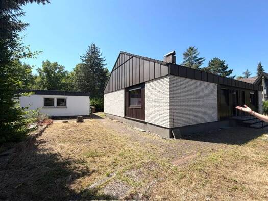 Bungalow zum Kauf 329.500 € 4 Zimmer 104 m² 816 m² Grundstück Adelsdorf Adelsdorf 91325