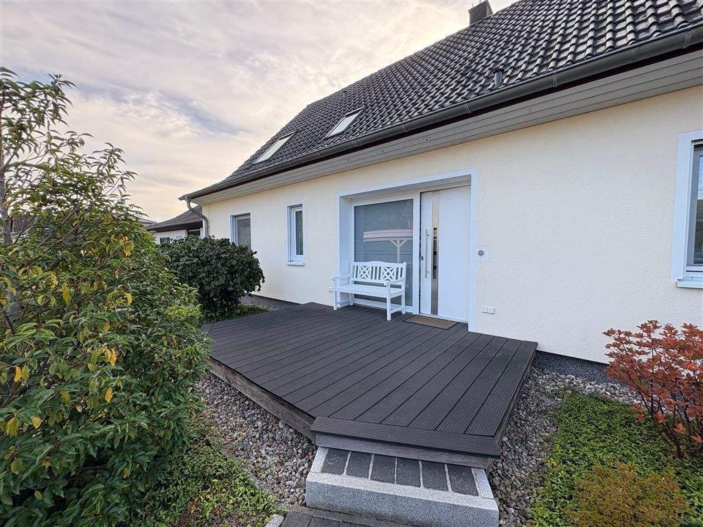 Immobilie in Bordesholm - Fußläufig zum Bordesholmer See! Einfamilienhaus mit großzügigem sonnenverwöhntem Grundstück! - Bild 1