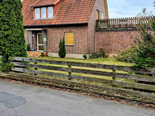 Einfamilienhaus zum Kauf 223.000 € 9 Zimmer 187 m² 1.216 m² Grundstück frei ab sofort Suderburg 29556