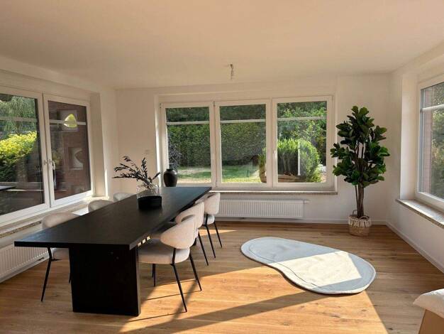 Einfamilienhaus zur Miete 2.200 € 10 Zimmer 250 m² 1.851 m² Grundstück Dahlienstraße Upgant-Schott 26529