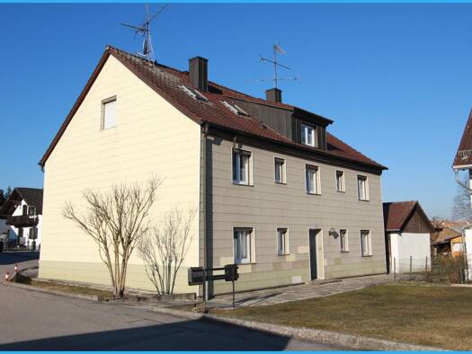 Mehrfamilienhaus zum Kauf 199.000 € 8 Zimmer 176 m² 541 m² Grundstück Alte Schmiede 2 Engertsham Fürstenzell 94081