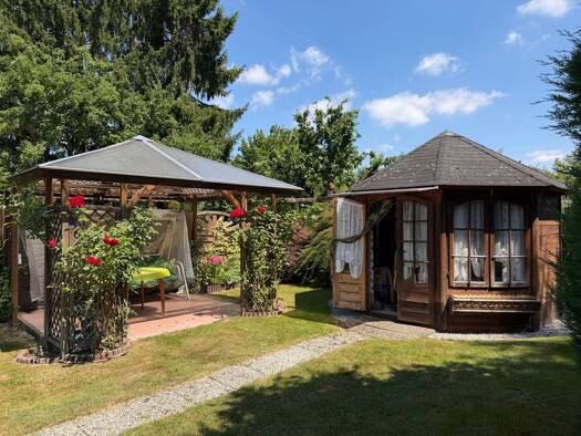 Reihenendhaus zum Kauf 155.000 € 5 Zimmer 120 m² 784 m² Grundstück frei ab sofort Karl-Marx-Straße 87 Auerbach Zwickau 08066