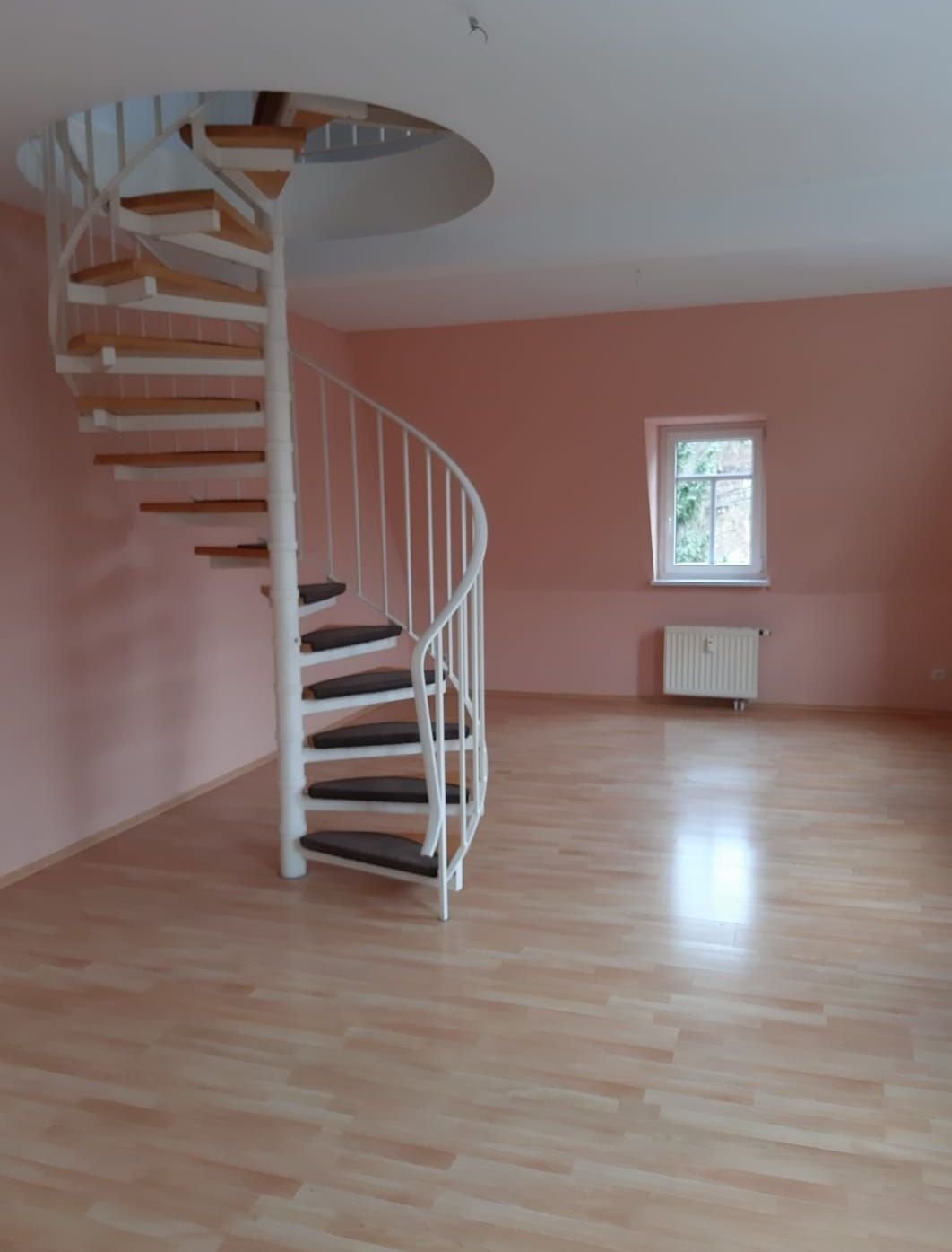 Wohnung zur Miete 350 € 2 Zimmer 73 m²<br/>Wohnfläche 2.<br/>Geschoss ab sofort<br/>Verfügbarkeit Amseltal 46 Gebiet Talstraße / Trillerberg Zwickau 08066