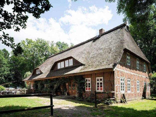 Bauernhaus zum Kauf provisionsfrei 1.190.000 € 18 Zimmer 500 m² 6.275 m² Grundstück Lauenbrücker Straße 5 Großenwede Schneverdingen 29640