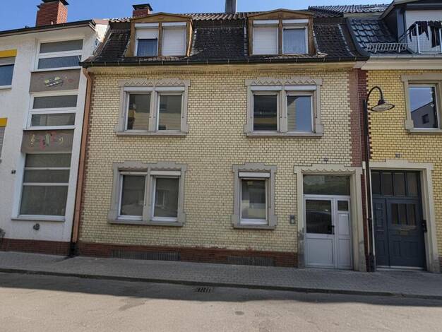 Mehrfamilienhaus zum Kauf 280.000 € 6 Zimmer 180 m² 253 m² Grundstück Eutingen Pforzheim 75181