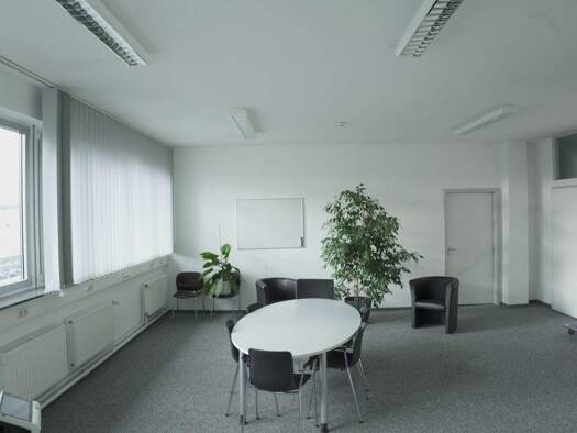 Bürogebäude zur Miete provisionsfrei 12,60 € 4 Zimmer 190 m² Bürofläche teilbar von 15 m² bis 50 m² Villingen Villingen-Schwenningen 78048