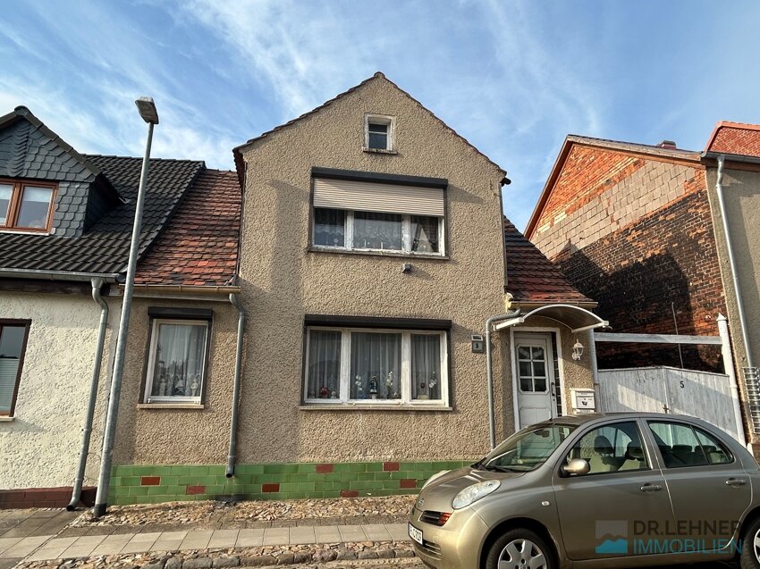 Reihenmittelhaus zum Kauf 39.000 € 5 Zimmer 90 m²<br/>Wohnfläche 330 m²<br/>Grundstück Wittenberge Wittenberge 19322