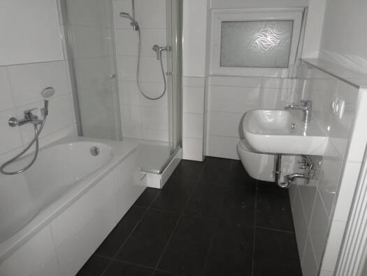 Reihenmittelhaus zum Kauf provisionsfrei 325.000 € 8 Zimmer 169,8 m² 243 m² Grundstück frei ab sofort Ehrang Trier 54293