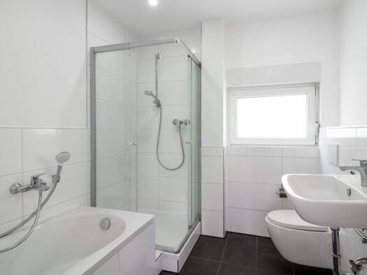 Reihenmittelhaus zum Kauf provisionsfrei 335.000 € 8 Zimmer 169,8 m² 243 m² Grundstück frei ab sofort Ehrang Trier 54293