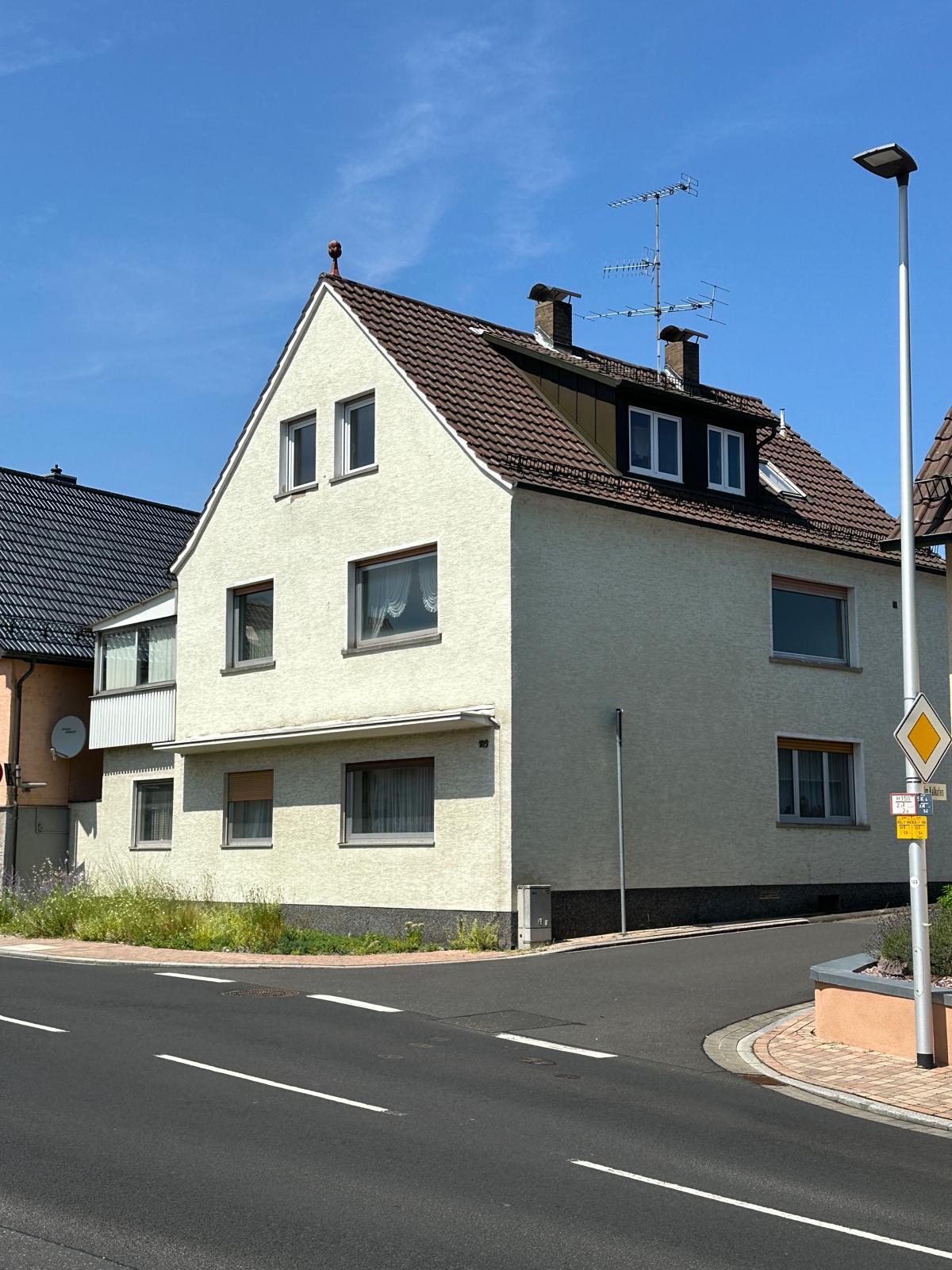 Einfamilienhaus zum Kauf 329.000 € 9 Zimmer 210 m²<br/>Wohnfläche 390 m²<br/>Grundstück ab sofort<br/>Verfügbarkeit Schimborn Mömbris 63776