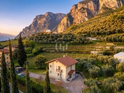 Villa zum Kauf 1.090.000 € 3 Zimmer 250 m² 1.200 m² Grundstück Riva del Garda