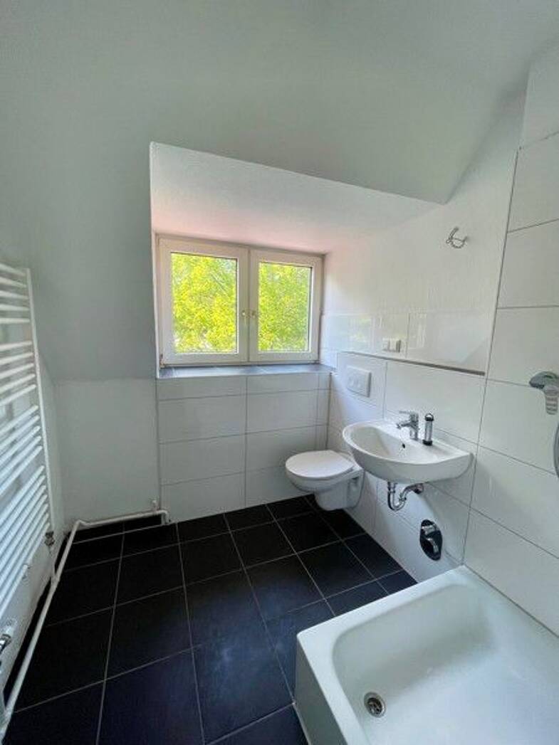 Wohnung zur Miete 375 € 2,5 Zimmer 45,7 m² Dachgeschoss frei ab 16.06.2025 Memeler Straße 8 Hiort Lorenzen Schule II Schleswig 24837