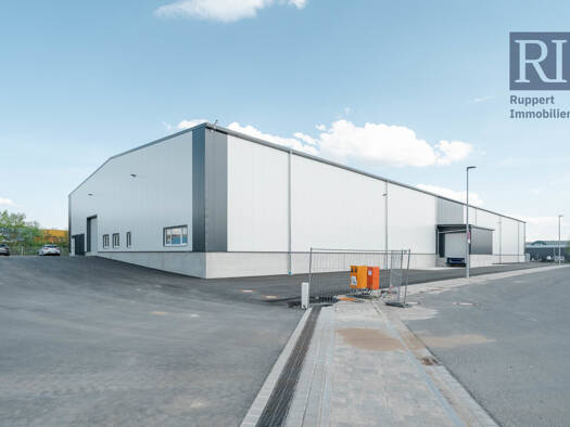 Lagerhalle zur Miete - Erstbezug 12.800 € 2.718 m² Lagerfläche Am alten Wasserhaus 7 Marktsteft 97342