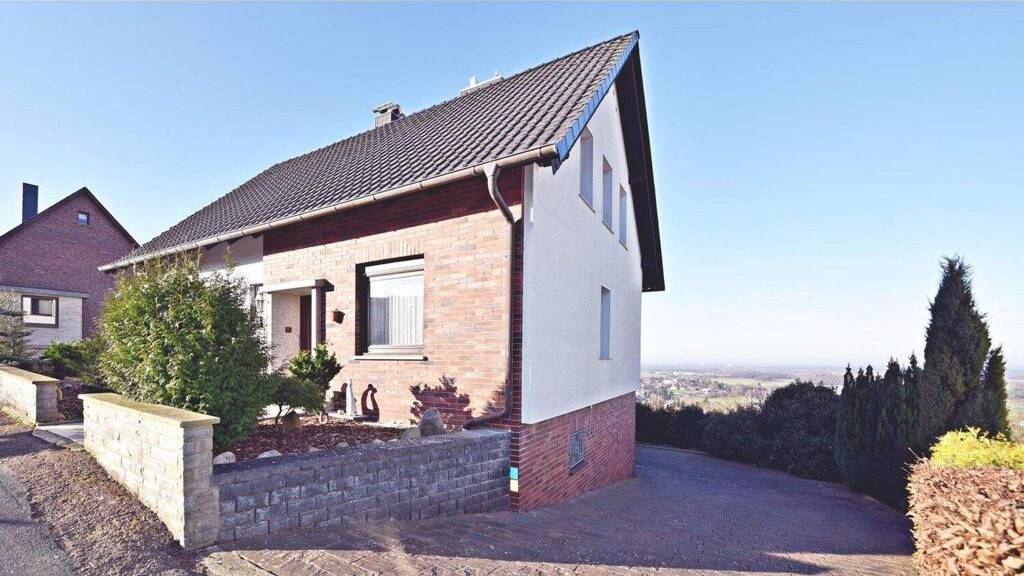 Einfamilienhaus zum Kauf 285.000 € 7 Zimmer 165 m² 571 m² Grundstück Obernkirchen Obernkirchen / Krainhagen 31683