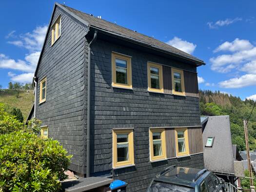 Mehrfamilienhaus zum Kauf 49.000 € 4 Zimmer 95 m² 104 m² Grundstück frei ab sofort Bäzenecke 14 Lauscha Lauscha 98724