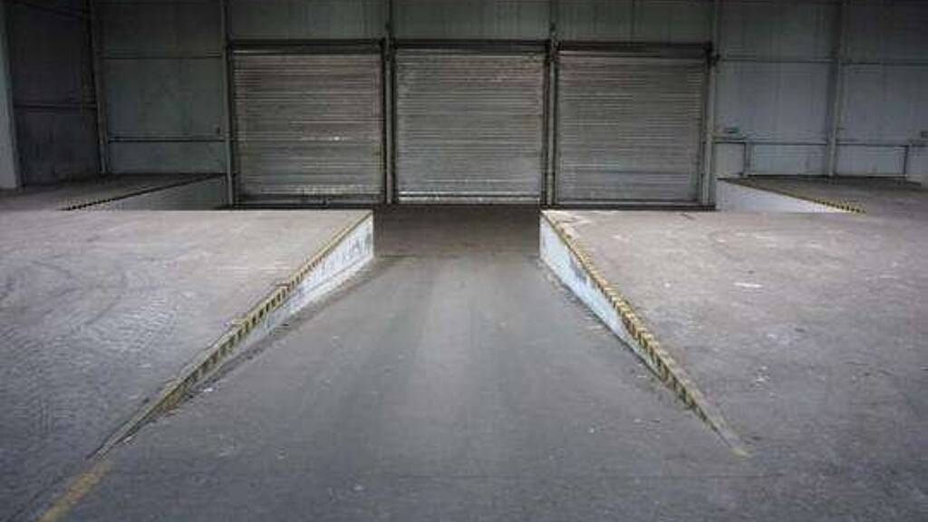 Lagerhalle zur Miete 3.700 m² Lagerfläche teilbar ab 1.000 m² - Riederwald Frankfurt 60386