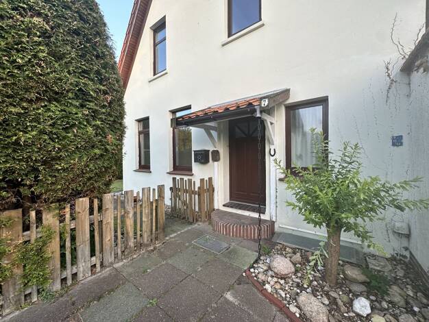 Einfamilienhaus zur Miete 1.250 € 6 Zimmer 129 m² 697 m² Grundstück frei ab 01.11.2026 Südende I Rastede 26180