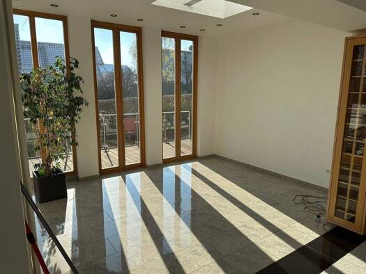 Villa zum Kauf 890.000 € 10,5 Zimmer 300 m² 750 m² Grundstück frei ab sofort Sambach Pommersfelden 96178