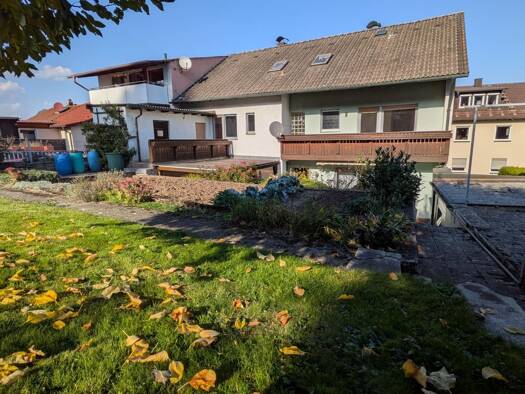 Doppelhaushälfte zum Kauf 219.000 € 10 Zimmer 158 m² 450 m² Grundstück frei ab sofort Luitpoldhöhe Amberg 92224