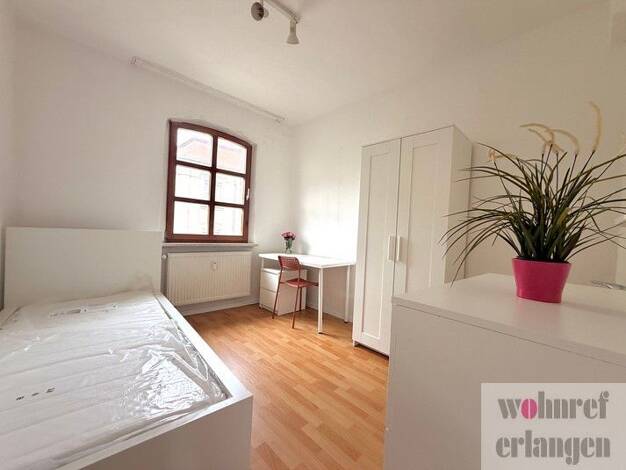 WG-Zimmer zur Miete auf Zeit 530 € 20 m² 2. Geschoss frei ab sofort Innenstadt Erlangen 91054
