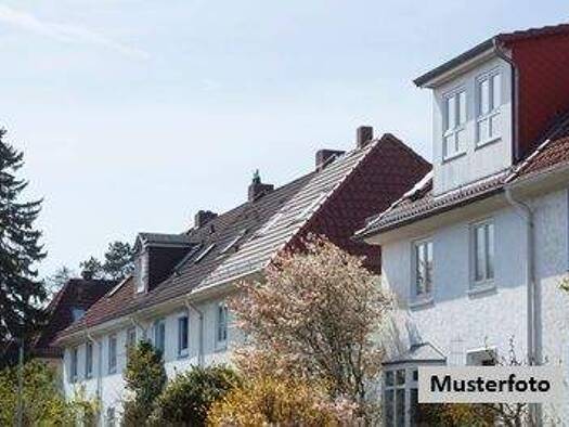 Reihenendhaus zum Kauf 280.000 € 5 Zimmer 148 m² 628 m² Grundstück Büdesheim Schöneck 61137